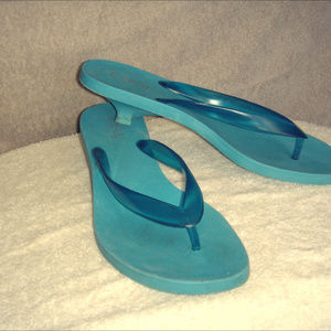 ESNY Blue Kitten Heel Flip Flops
